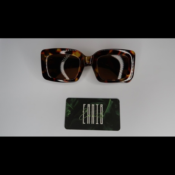 **NEVER WORN** rectangle thick leg leopard unisex sunglasses - Picture 2 of 2